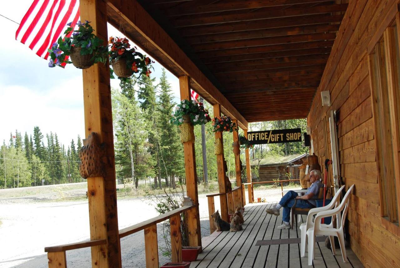 The Golden Bear Motel Tok Exterior foto