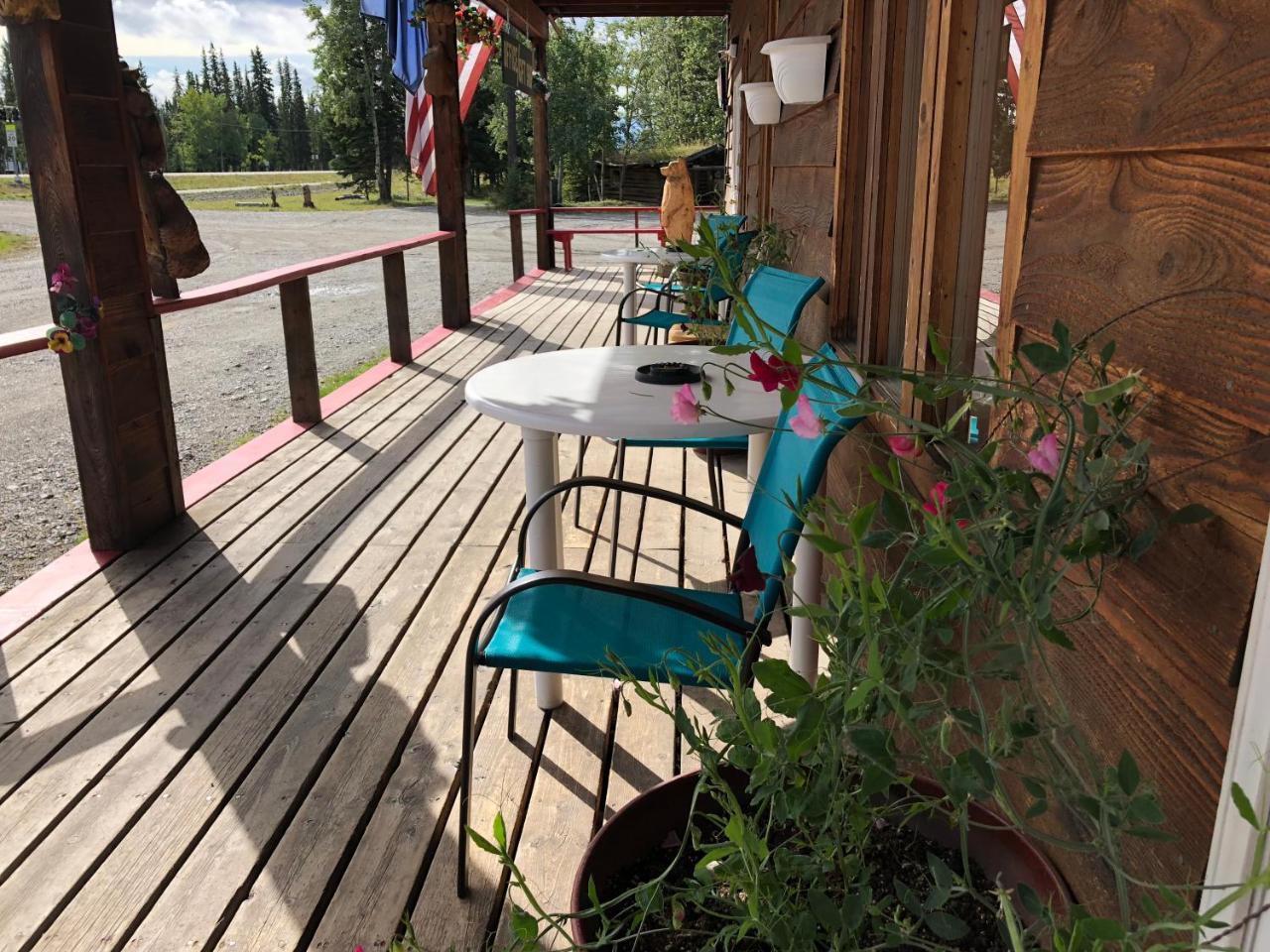 The Golden Bear Motel Tok Exterior foto